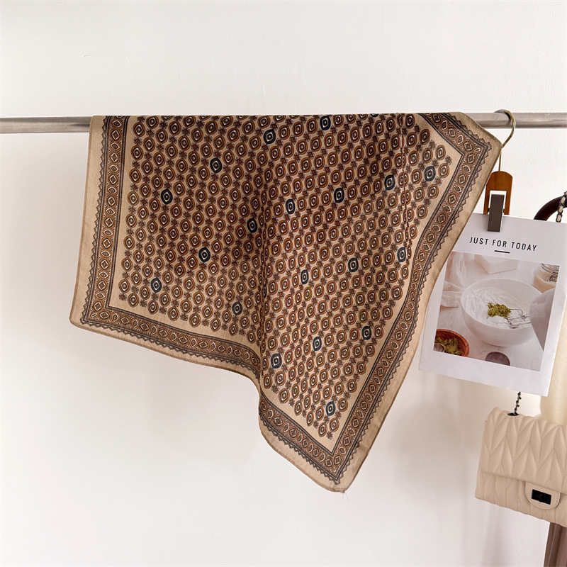 Pañuelo cuadrado con estampado - Vintage Fashion Hijab reseña y precio